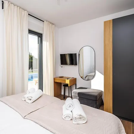 Terra Relax House- With Private Pool&garden Turjaci